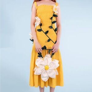 Samantha Pleet daisy bag $190 like new! Stunning